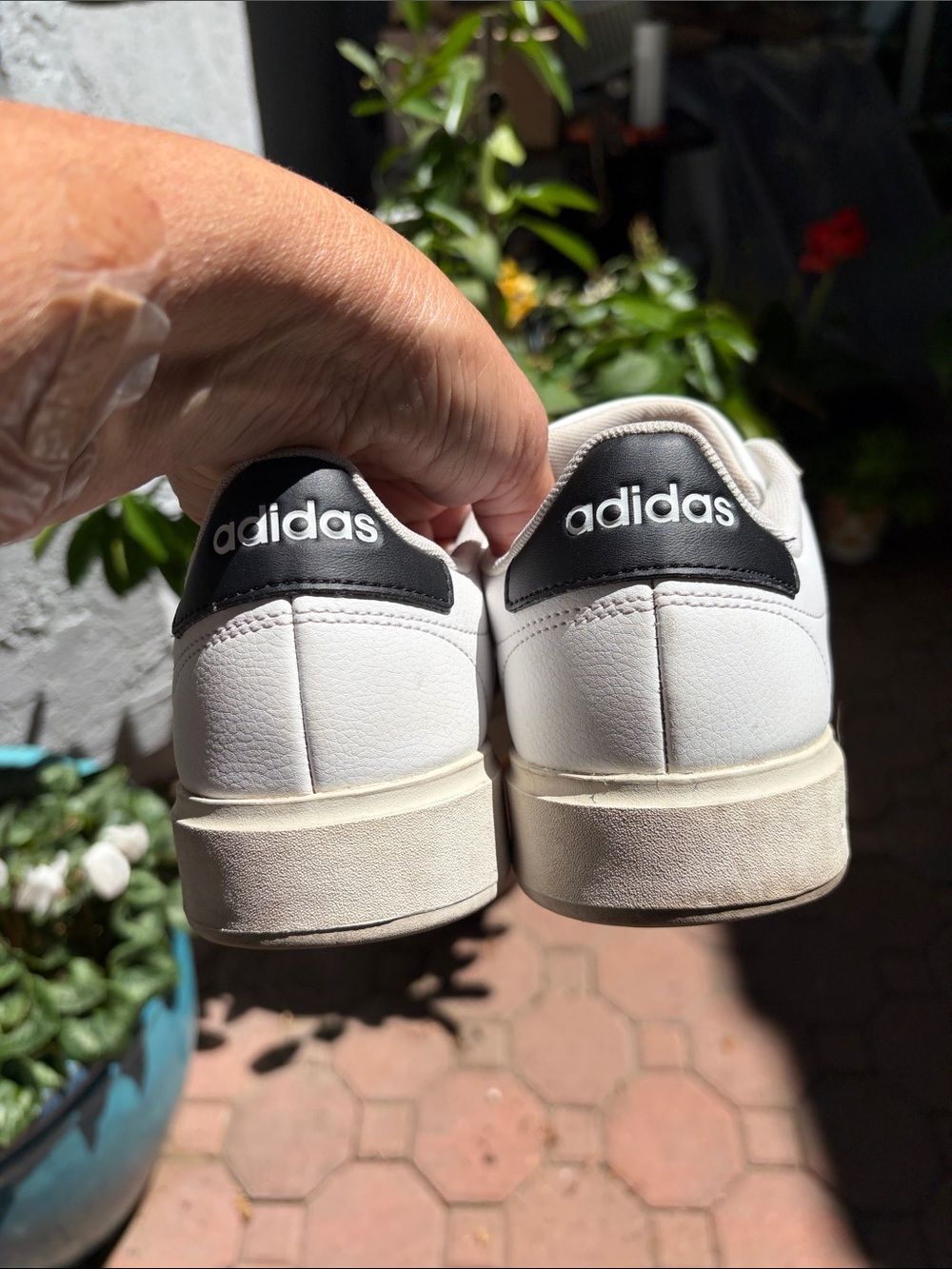Adidas White Low-Top Sneakers with Black Three-Stripes | Size 8 US - Picture 12 of 12